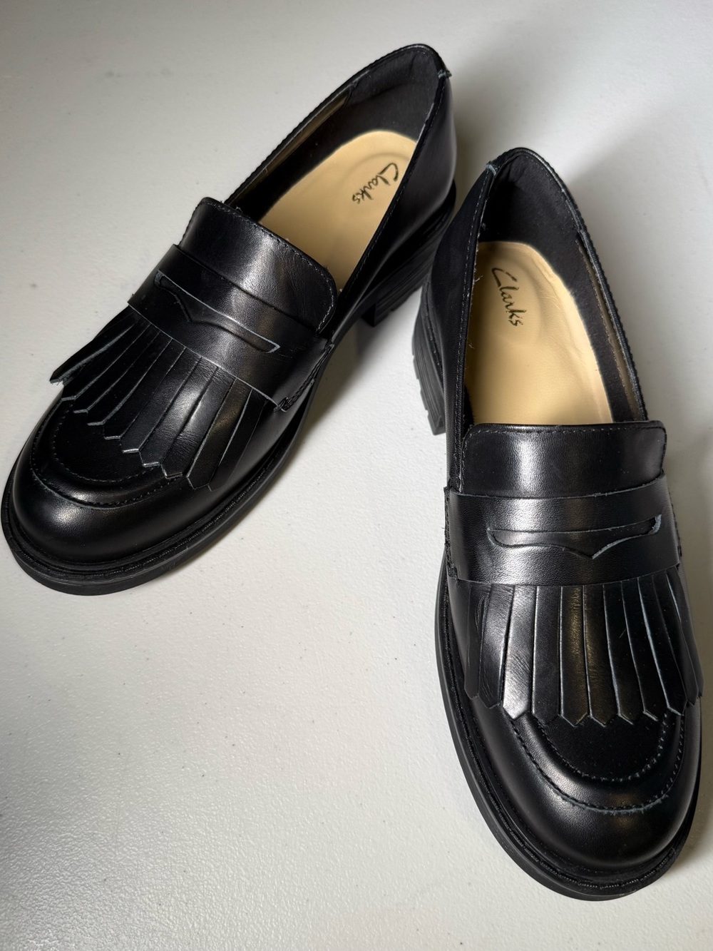 Clarks Women’s Black Leather Kiltie Loafers New Sz 8 Prep Academia